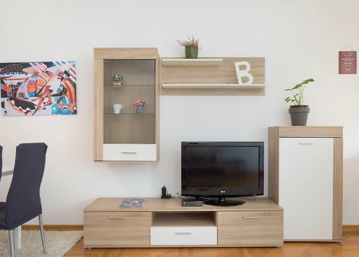 Cute And Sunny Studio In Zagreb With Balcony & Free Parking