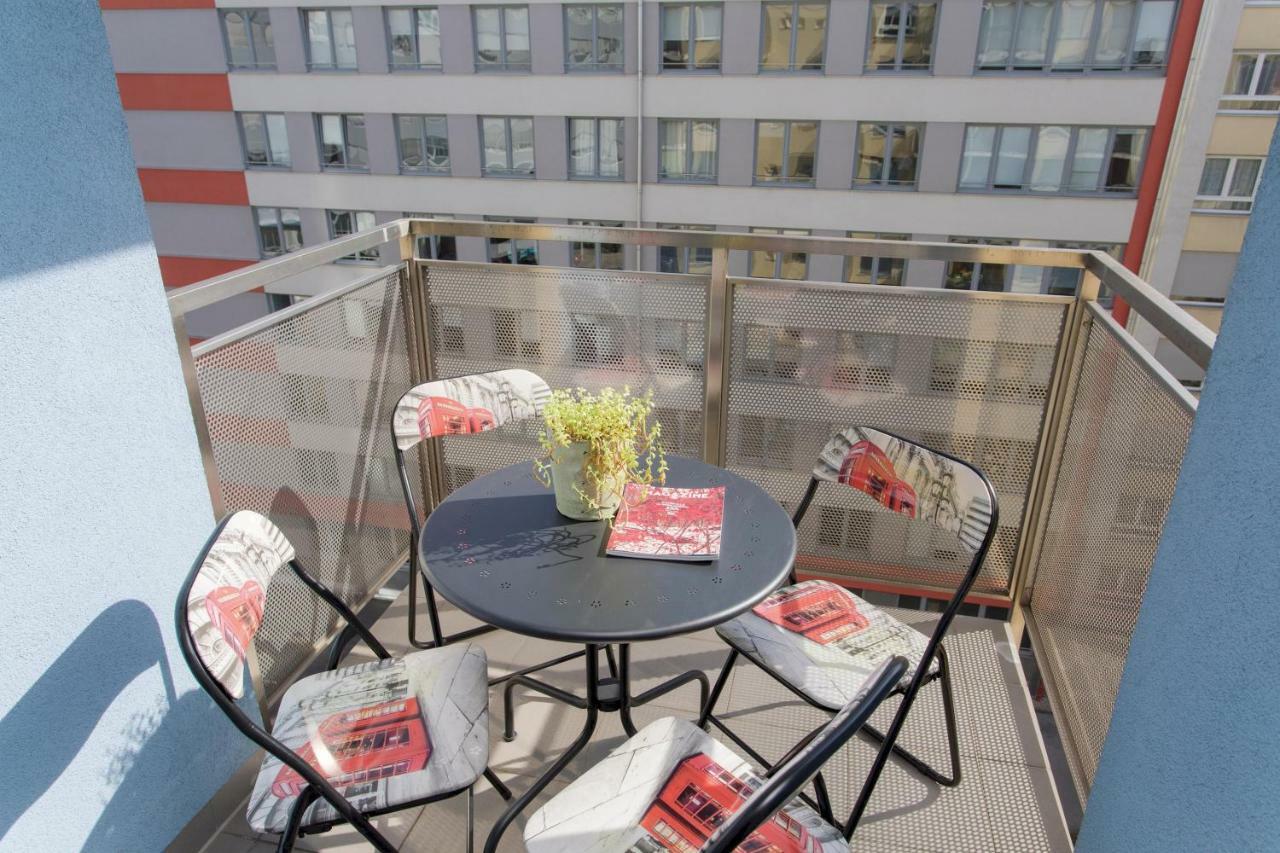 Cute And Sunny In With Balcony & Free Parking Apartmán