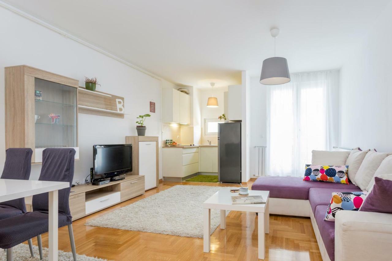 Cute And Sunny In With Balcony & Free Parking