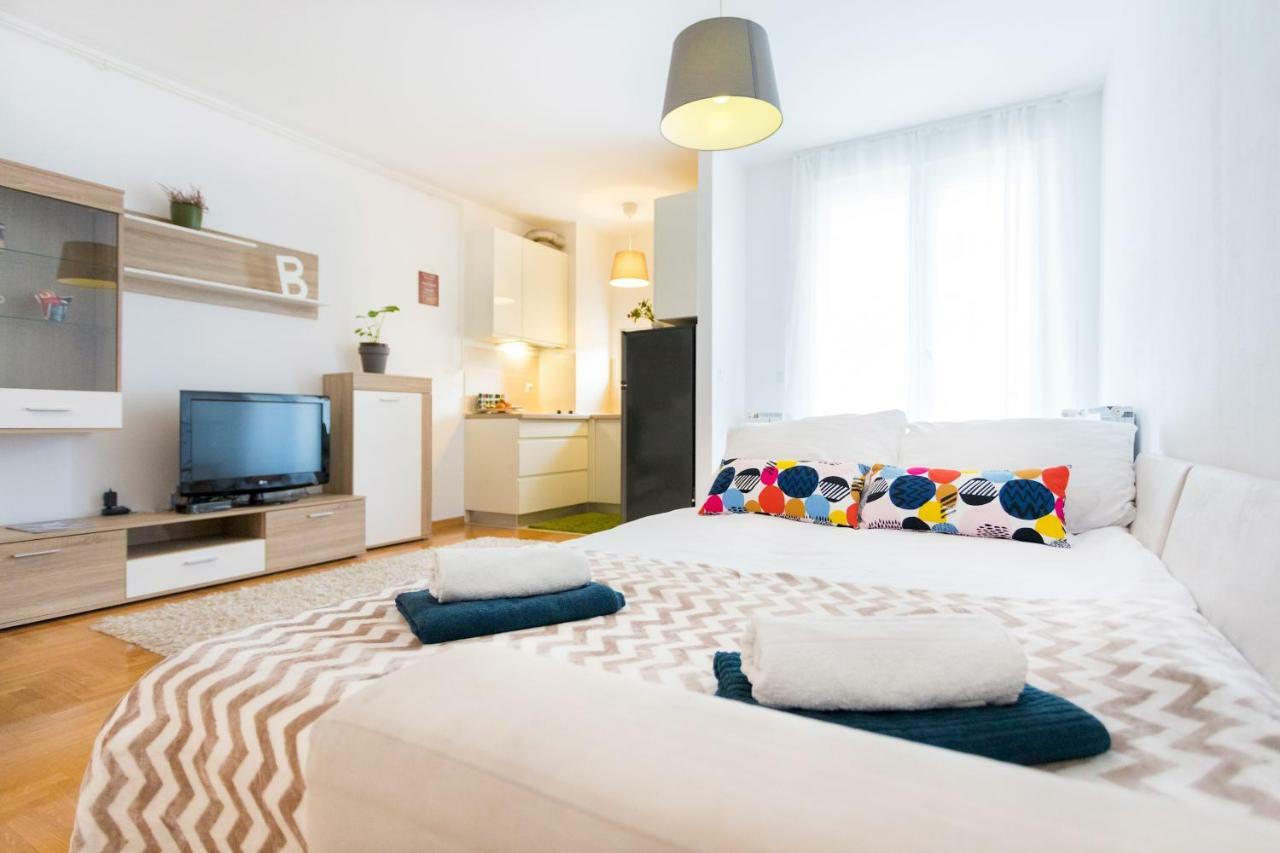 Cute And Sunny In With Balcony & Free Parking * Záhřeb