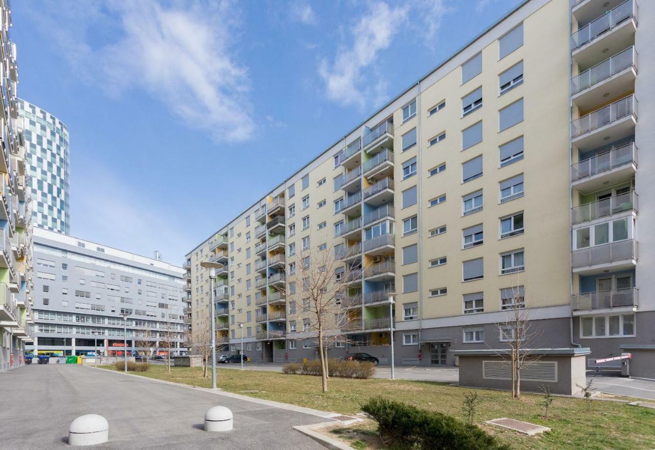 Cute And Sunny In With Balcony & Free Parking * Záhřeb